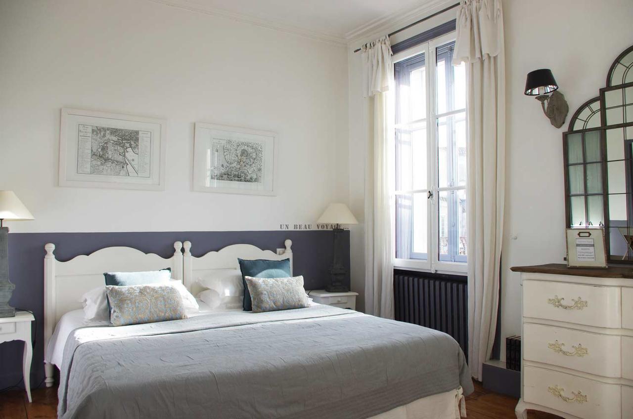 Vue Sur Cour Bed & Breakfast La Rochelle  Exterior photo